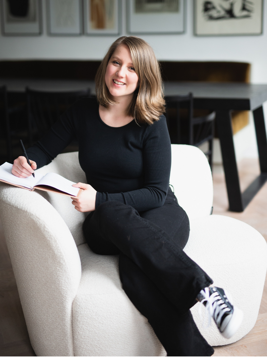 Maatwerk keuken in moderne japandie stijl nieuwbouwwoning ontworpen door Simoon Design Dordrecht.